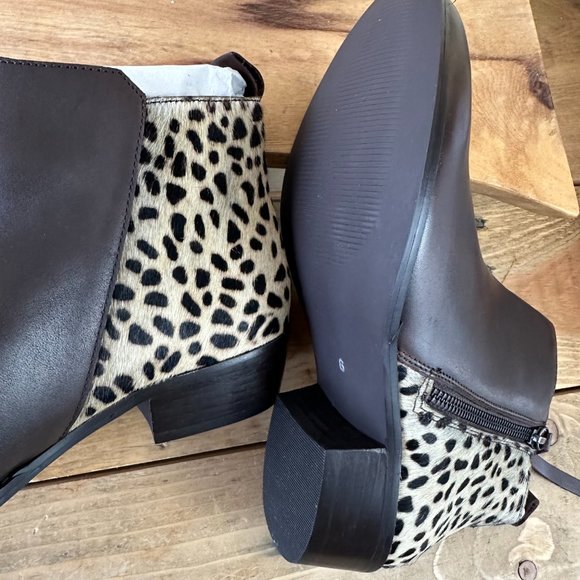 Journee Signature Womens Shalece Bootie‎ Leather Cowhair Cheetah Leopard Western - Picture 7 of 12